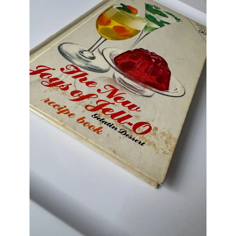 The New‎ Joys of Jell-O Recipe Book 1974 Hardcover General Foods Vintage